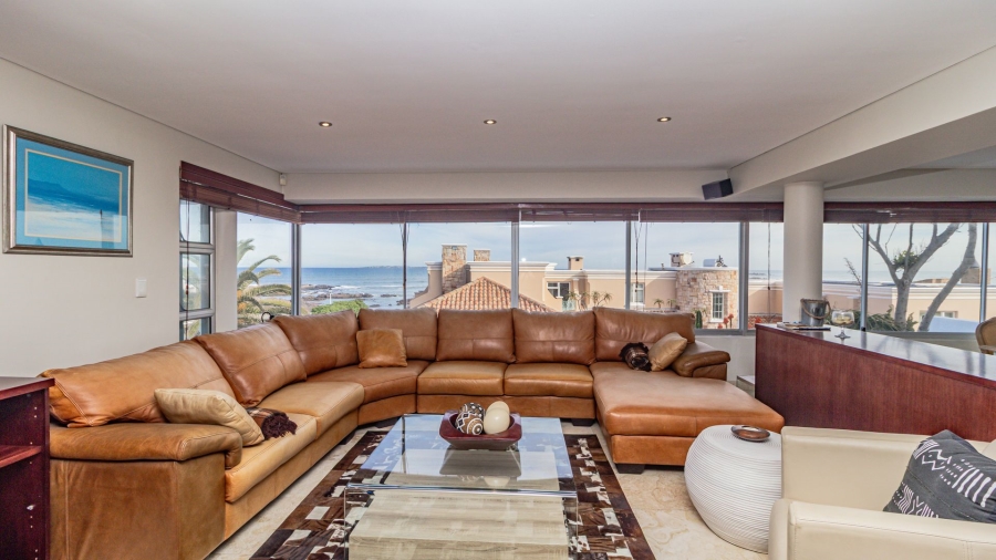 6 Bedroom Property for Sale in Bloubergstrand Western Cape